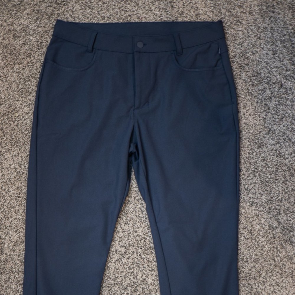 Old Navy Slim Go-Dry Cool Hybrid Pants for Men 33x32 Classic Navy